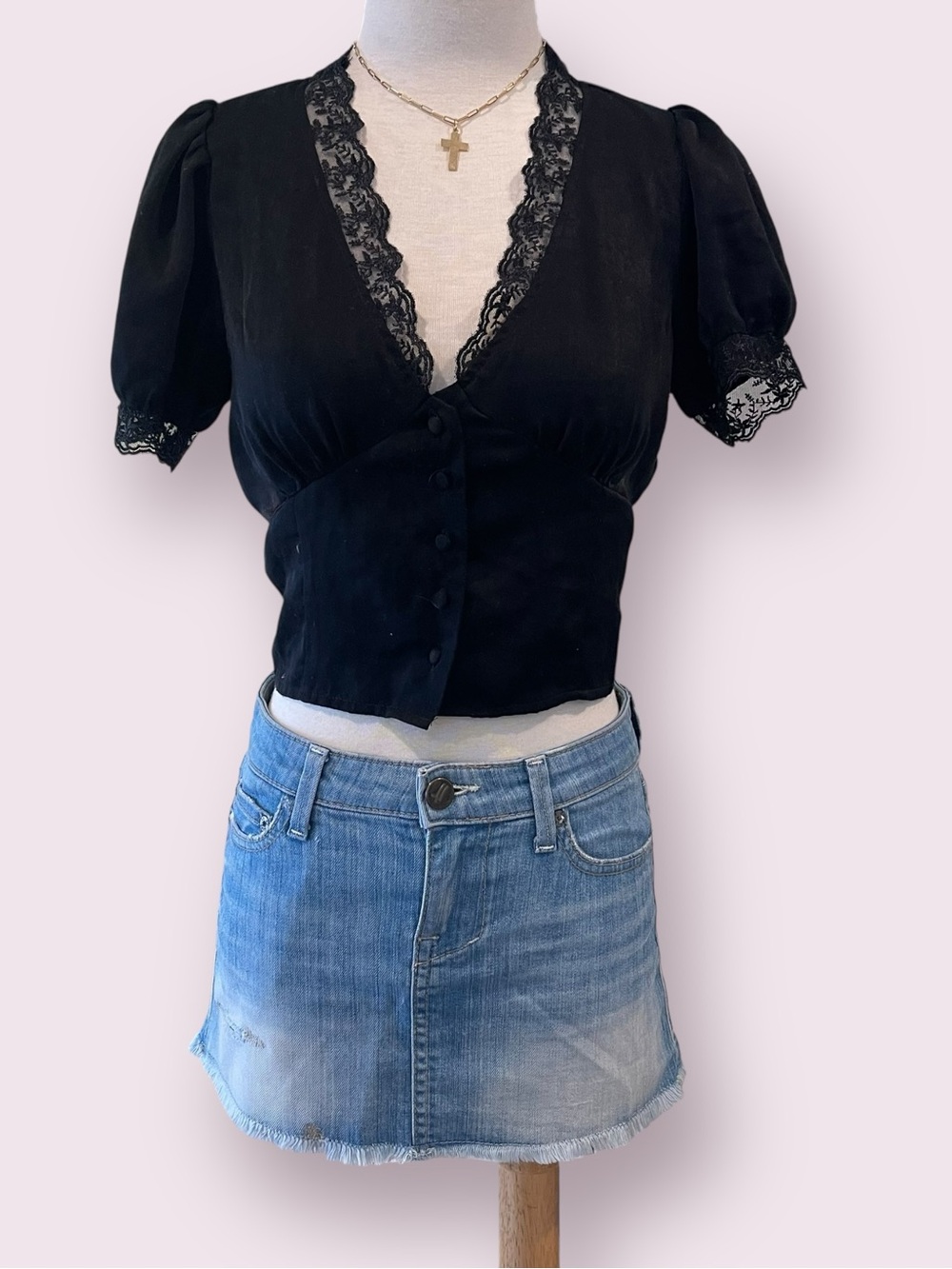 Romantic grunge black Forever 21 cropped button up blouse